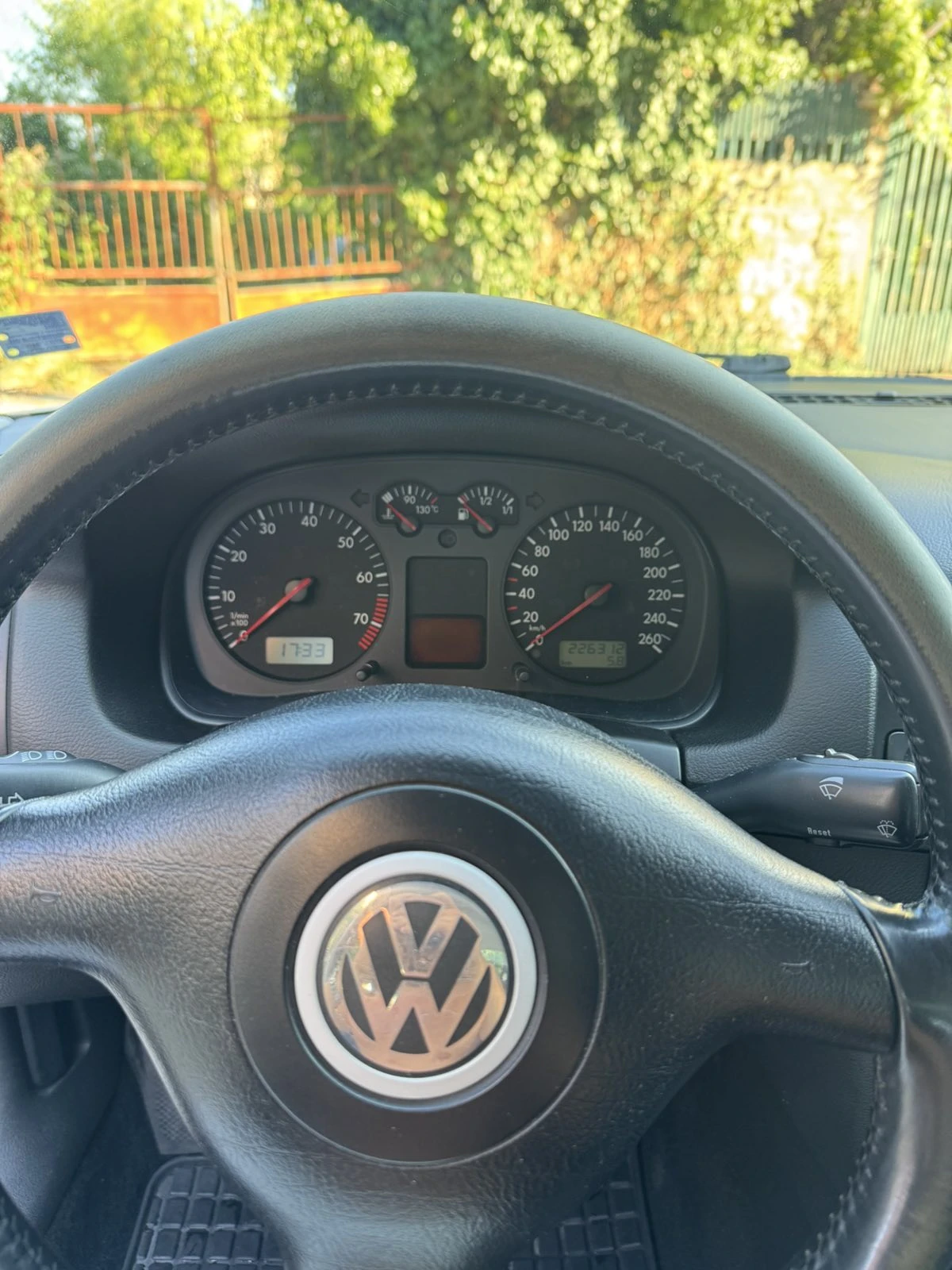 VW Bora 1.6 SR, снимка 12 - Автомобили и джипове - 55849126