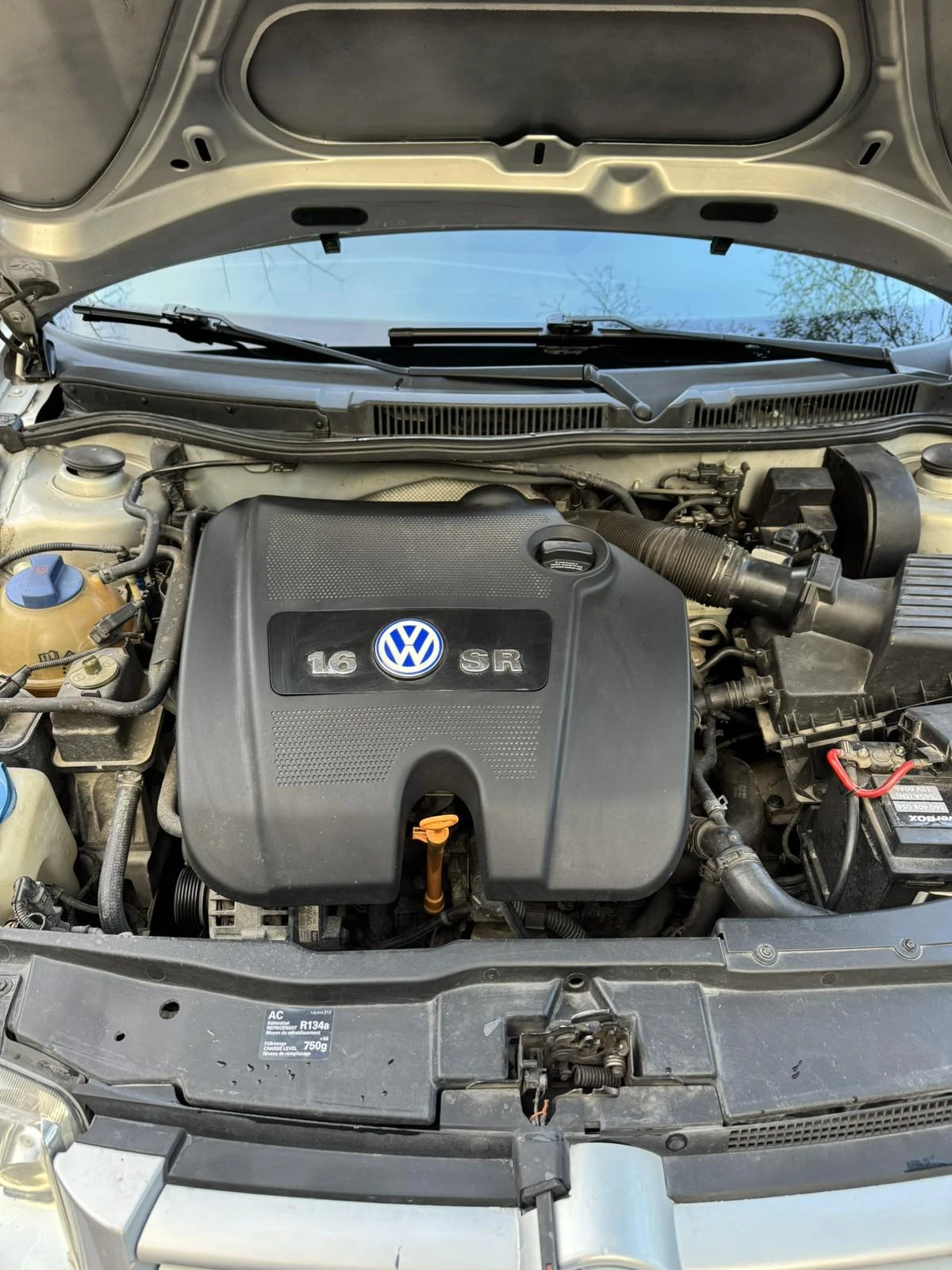 VW Bora 1.6 SR, снимка 15 - Автомобили и джипове - 55849126