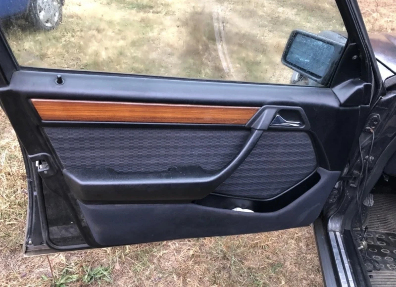 Mercedes-Benz 124 2, снимка 12 - Автомобили и джипове - 42192708