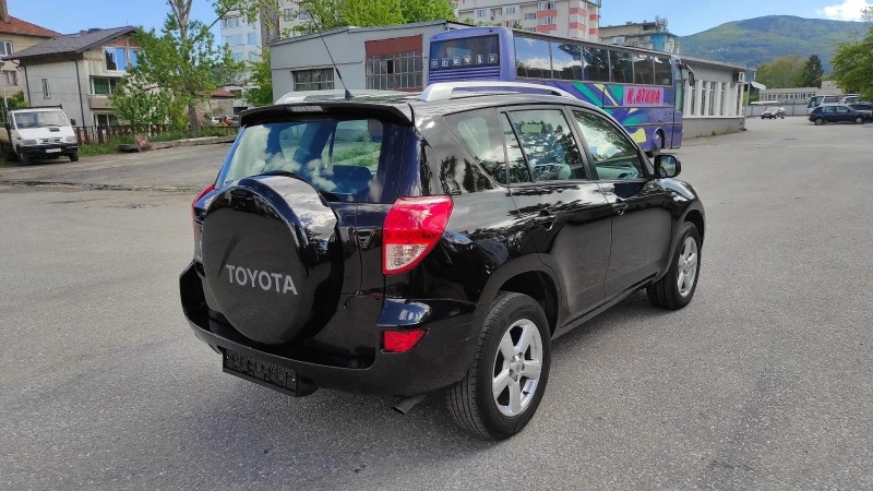 Toyota Rav4 2.2D4D, снимка 5 - Автомобили и джипове - 47227481