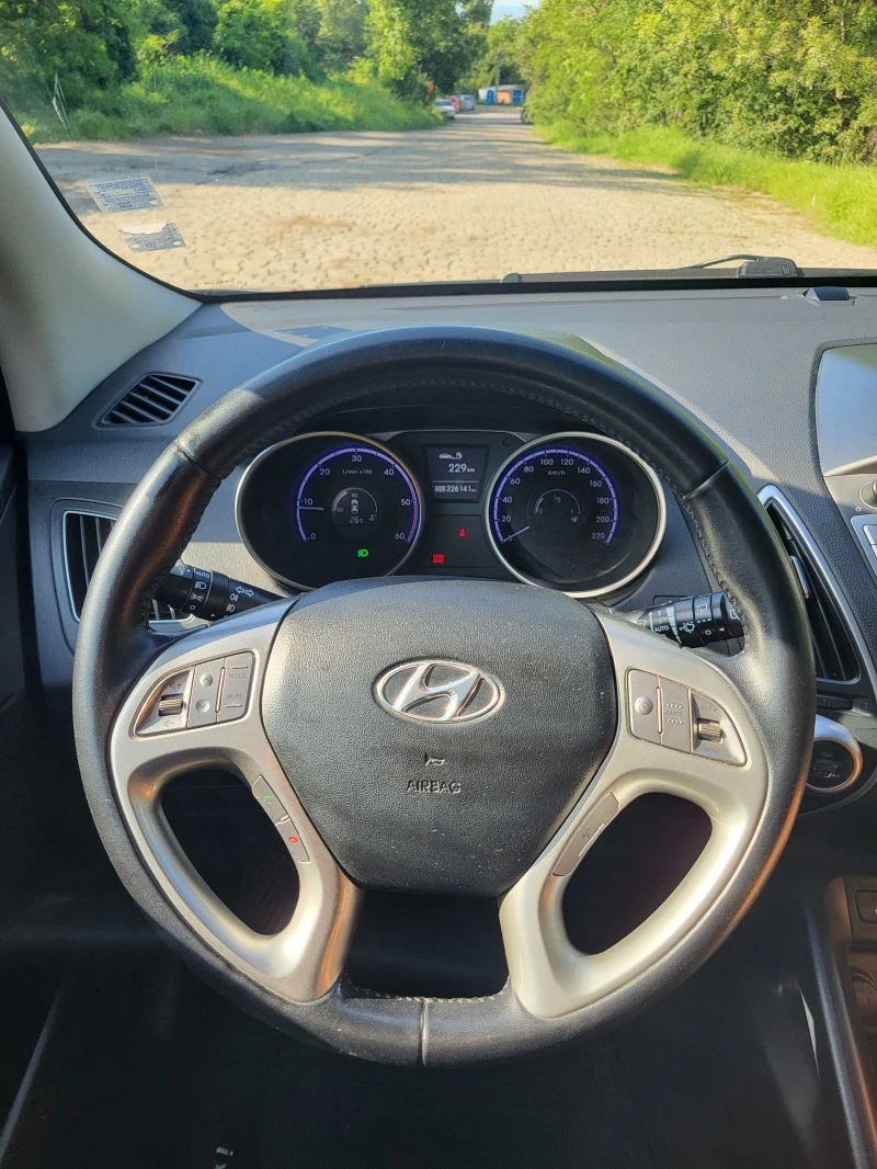 Hyundai IX35 2.0CRDi 4x4 184кс, снимка 8 - Автомобили и джипове - 47115012