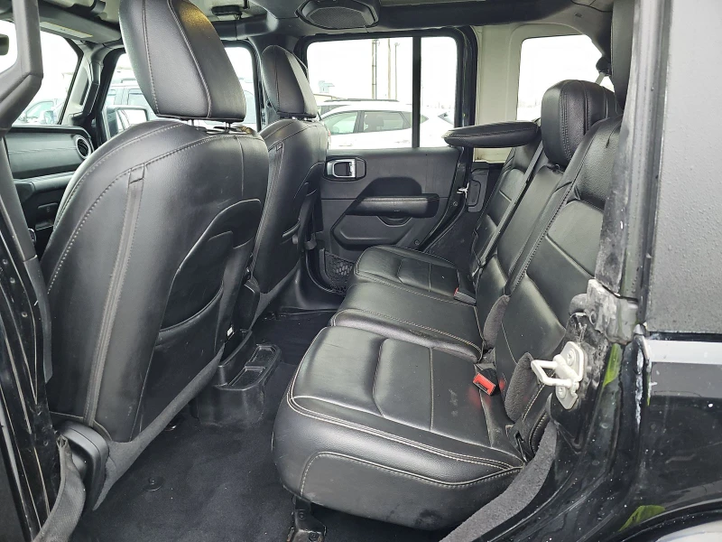 Jeep Wrangler Unlimited Sahara* , снимка 9 - Автомобили и джипове - 52858545