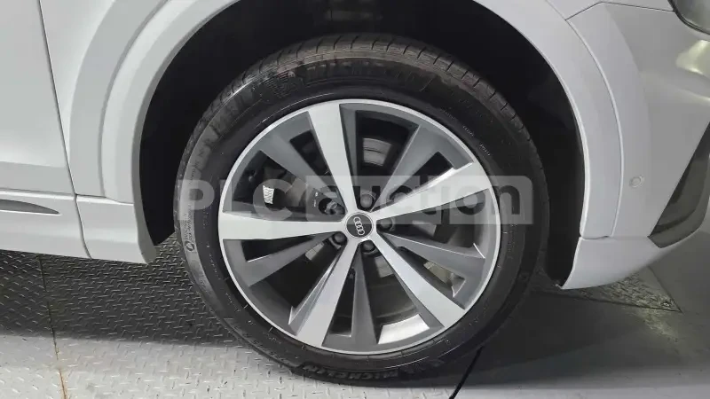 Audi Q8 50TDI| ОБДУХ| ПОДГРЕВ| DISTRONIC| 360| ВКЛ. ТЕХНОТ, снимка 17 - Автомобили и джипове - 54401503