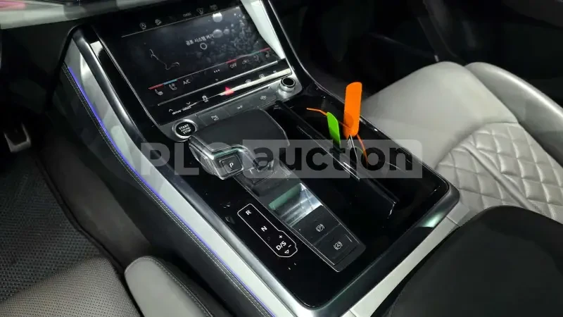 Audi Q8 50TDI| ОБДУХ| ПОДГРЕВ| DISTRONIC| 360| ВКЛ. ТЕХНОТ, снимка 9 - Автомобили и джипове - 54401503