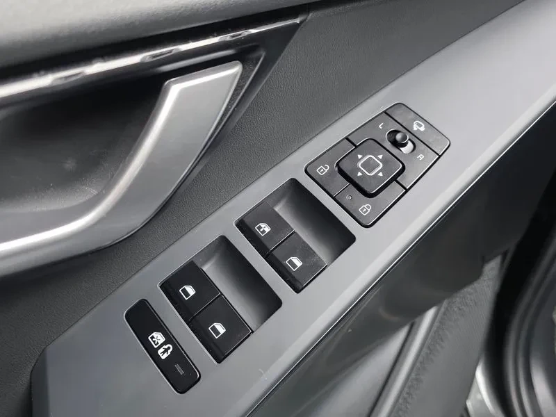 Kia Niro Trendy, снимка 12 - Автомобили и джипове - 55885632