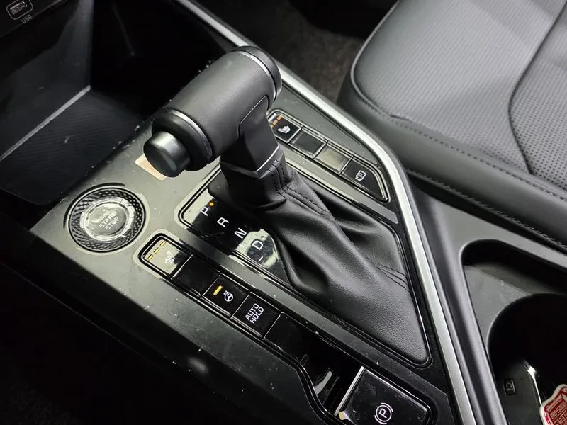 Kia Niro Trendy, снимка 9 - Автомобили и джипове - 55885632