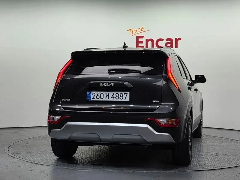 Kia Niro Trendy, снимка 4 - Автомобили и джипове - 55885632