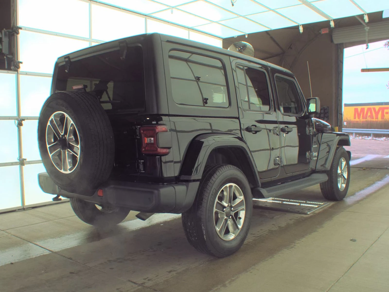 Jeep Wrangler Unlimited Sahara*  - изображение 6