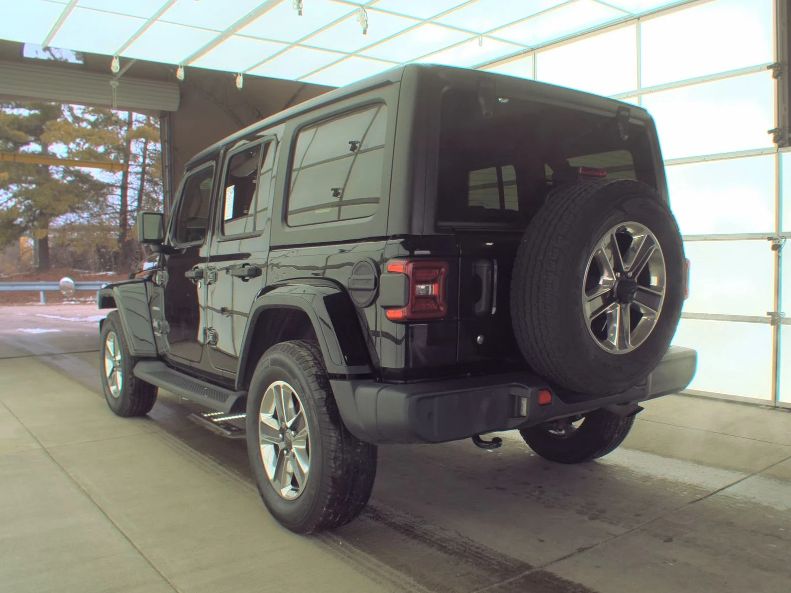 Jeep Wrangler Unlimited Sahara*  - изображение 4