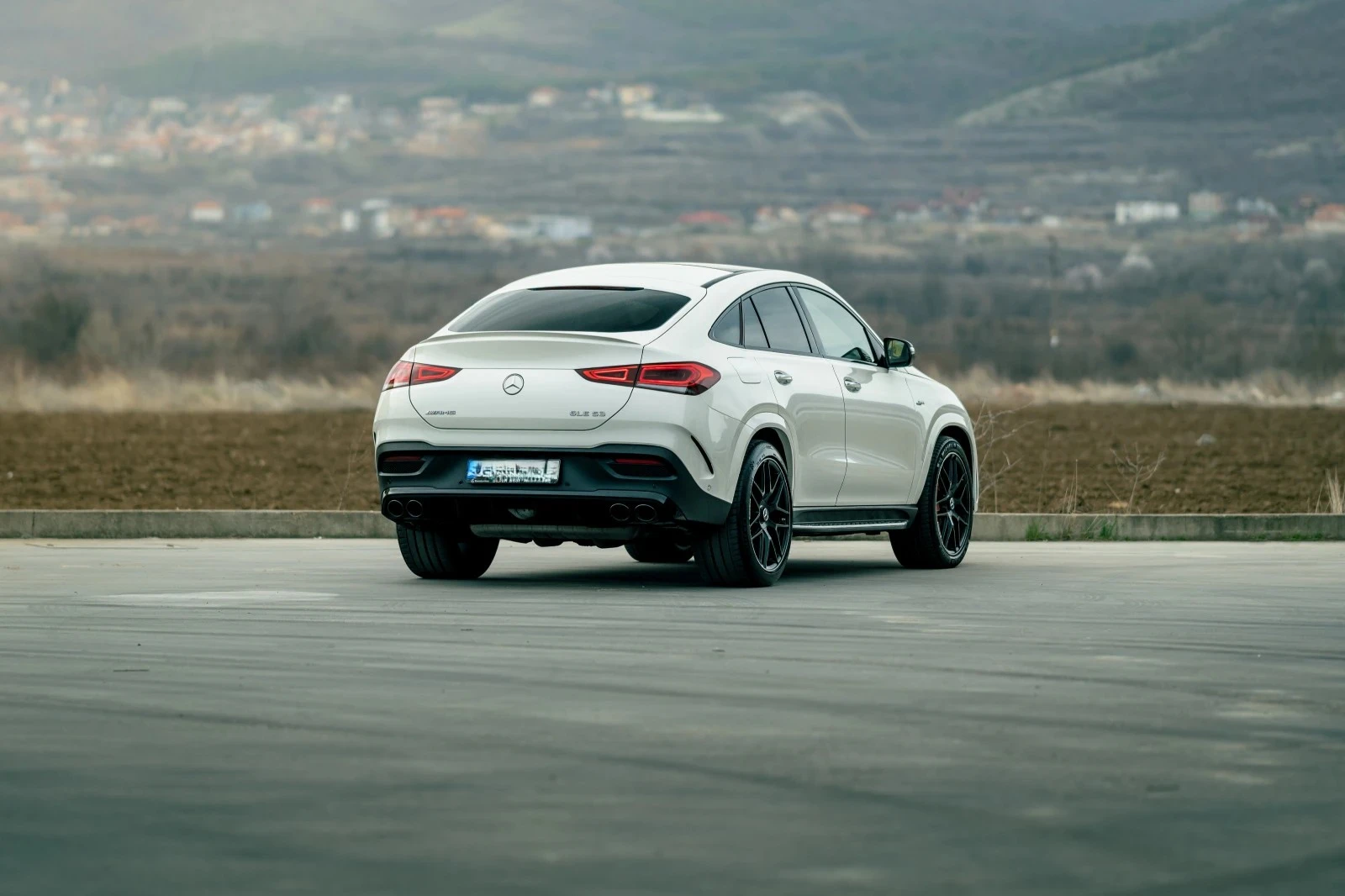 Mercedes-Benz GLE 53 4MATIC ГАРАНЦИОНЕН / ЛИЗИНГ, снимка 2 - Автомобили и джипове - 54609809
