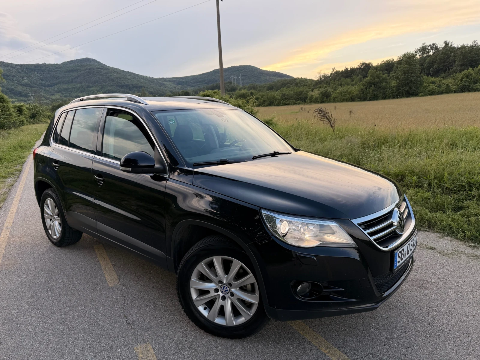 VW Tiguan 2.0 TSI * 4Motion* Panorama* PDC* Germany* , снимка 2 - Автомобили и джипове - 54769199