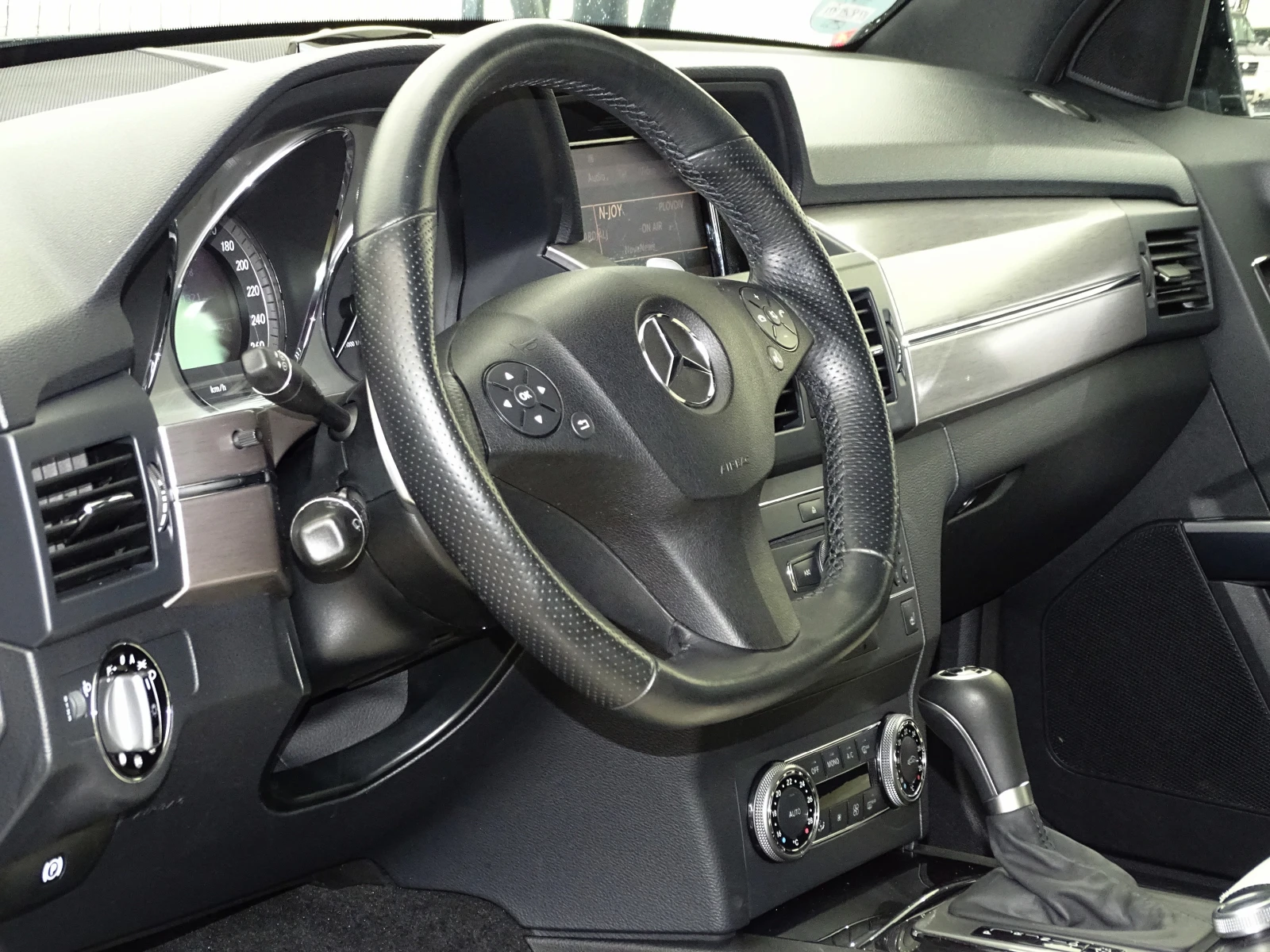 Mercedes-Benz GLK 320_EDITION_DESIGNO_PANORAMA_* 3.0CDI_* , снимка 10 - Автомобили и джипове - 54949313