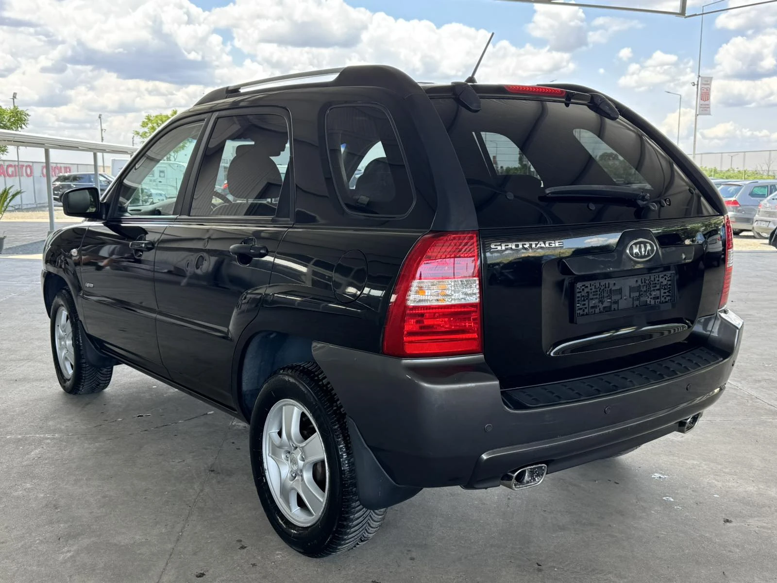 Kia Sportage 2.0D* 112ps* 4WD* КЛИМАТИК, снимка 3 - Автомобили и джипове - 55043430