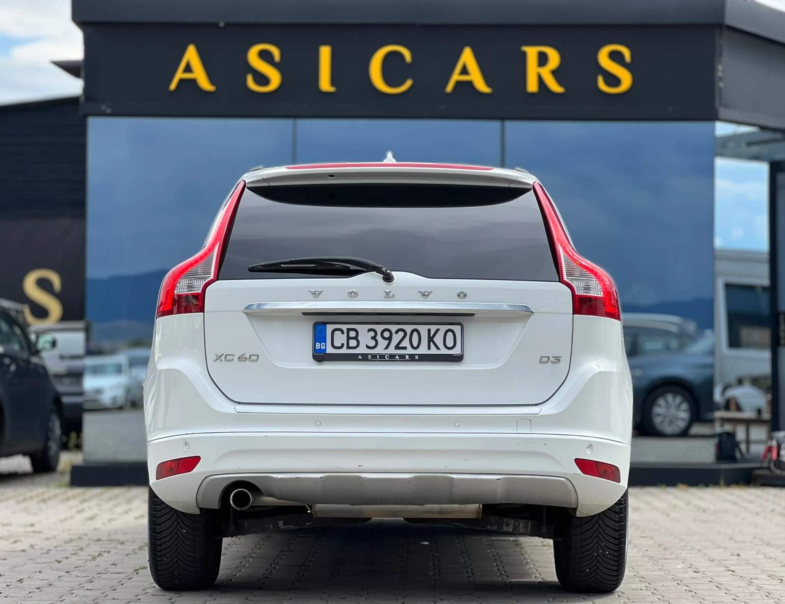 Volvo XC60 / 2.0D / 136HP / AUTOMAT / NAVI /, снимка 4 - Автомобили и джипове - 55218349