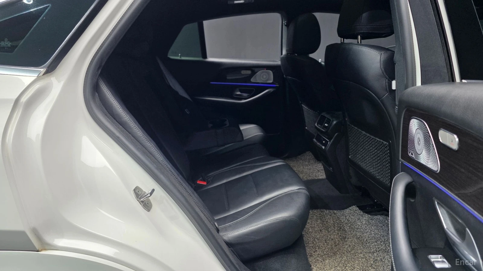 Mercedes-Benz GLE 400 D* 4MATIC* КОЖА* ПОДГРЕВ* ОБДУХВ* BURMASTER* PANO*, снимка 11 - Автомобили и джипове - 55501731