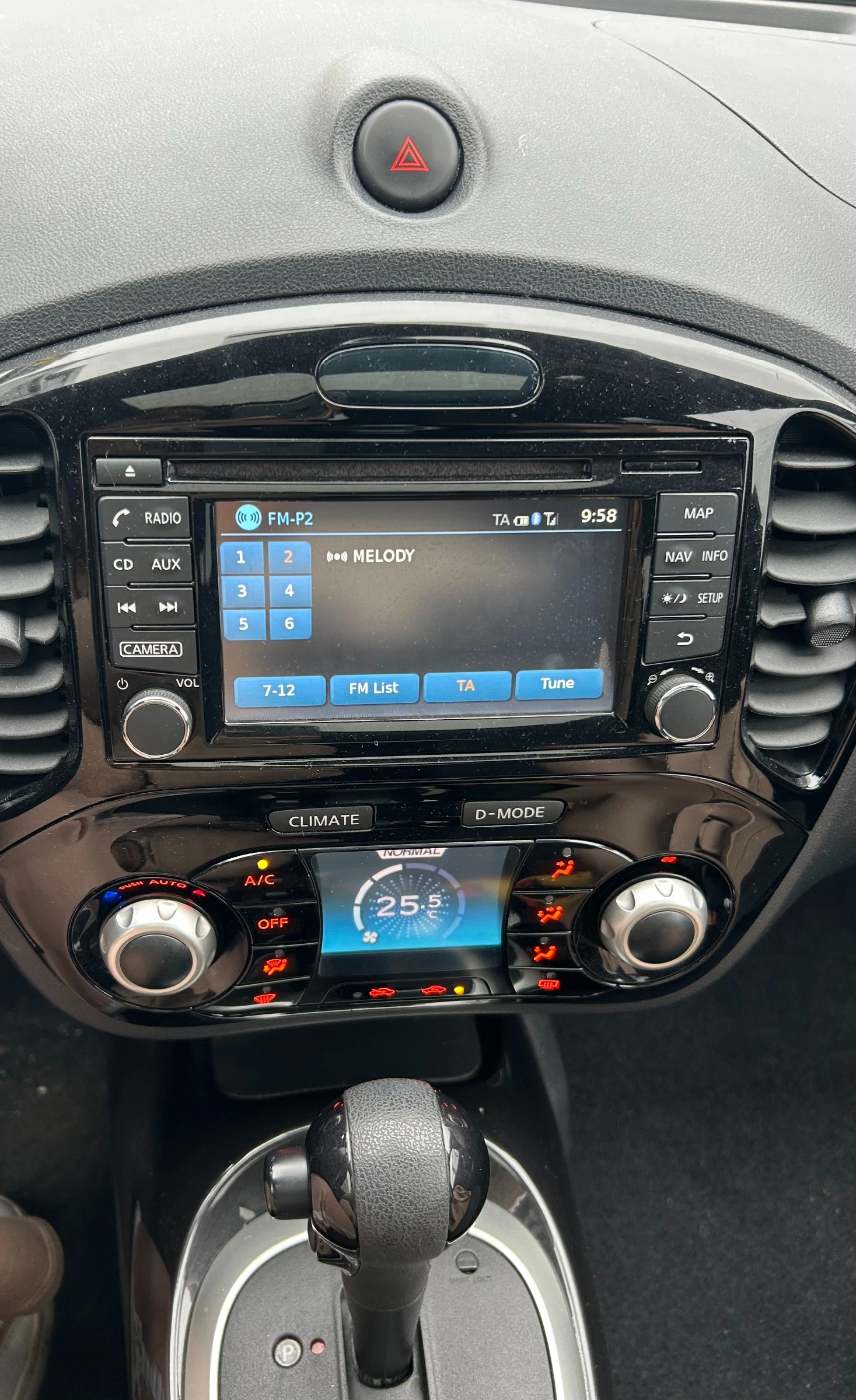 Nissan Juke, снимка 5 - Автомобили и джипове - 56158769