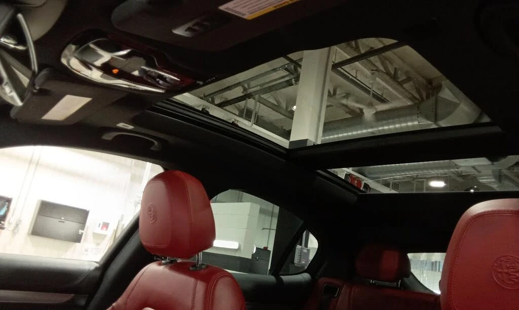 Alfa Romeo Stelvio VELOCE* HARMAN/KARDON* DISTRONIC* КАМЕРА* КРАЙНА Ц, снимка 16 - Автомобили и джипове - 56297551