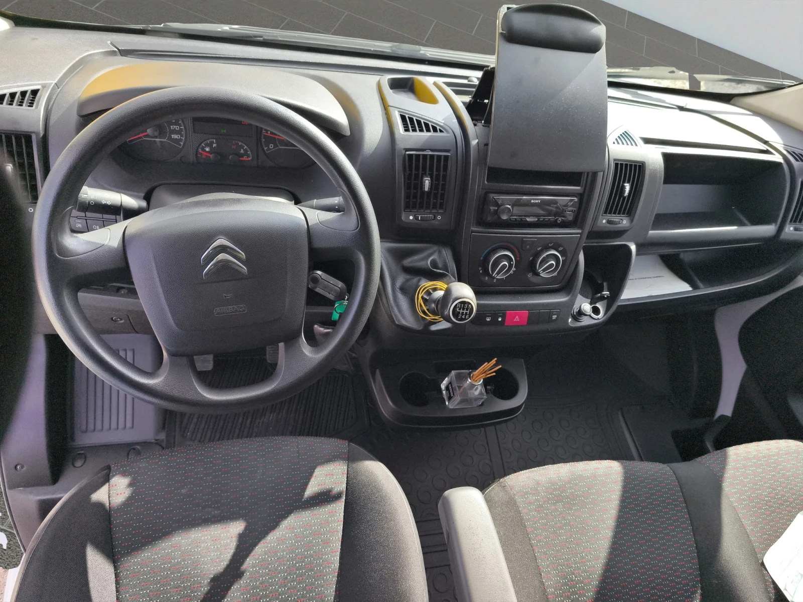 Citroen Jumper 2.2 BlueHDI 140 BVM6 - изображение 9