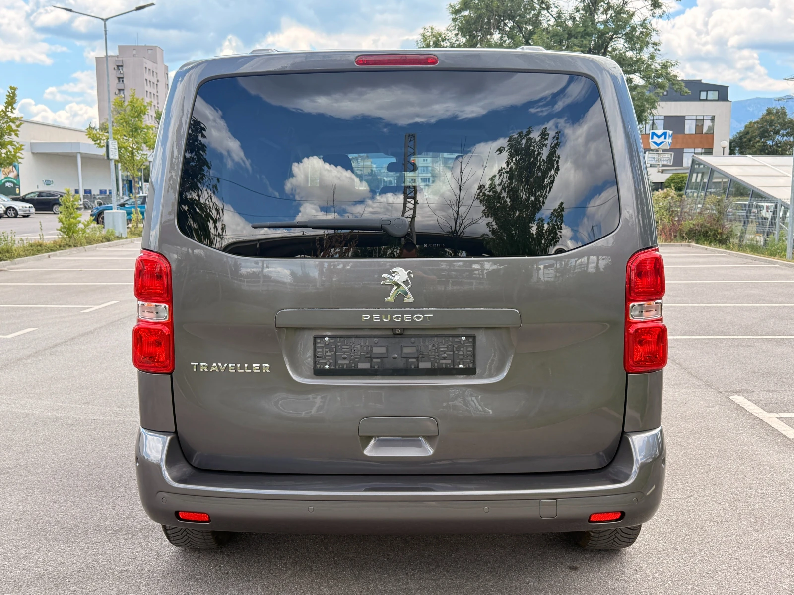 Peugeot Traveller 2.0 HDI* CARPLAY* КАМЕРА* FACELIFT* , снимка 5 - Бусове и автобуси - 55430689