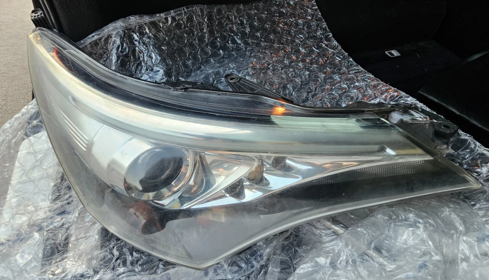 Фарове т27 2016-2018, снимка 2 - Части - 54132095