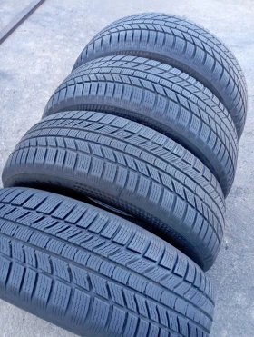 Гуми Зимни 215/60R17, снимка 3 - Гуми и джанти - 47493776