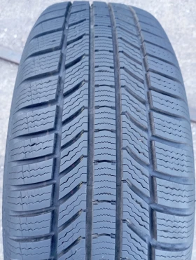 Гуми Зимни 215/60R17, снимка 1 - Гуми и джанти - 47493776