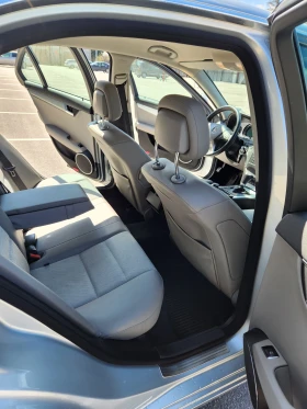 Mercedes-Benz C 220 Avantgarde, снимка 11