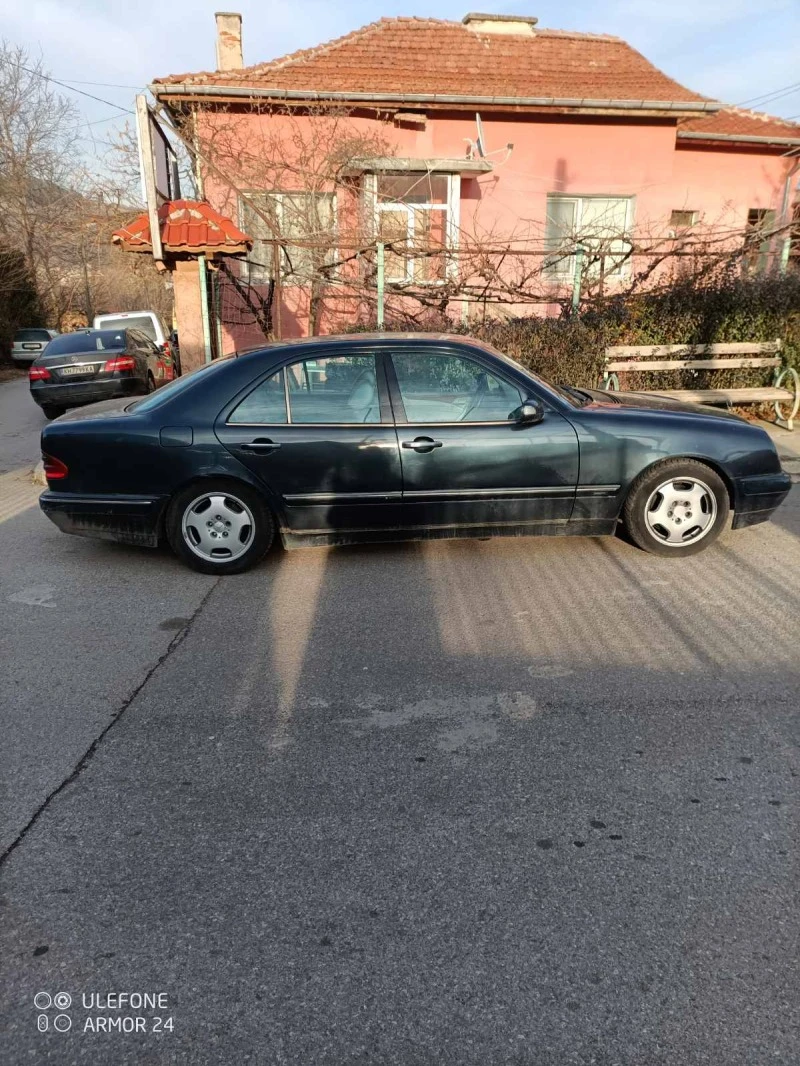 Mercedes-Benz E 270, снимка 1 - Автомобили и джипове - 47172303