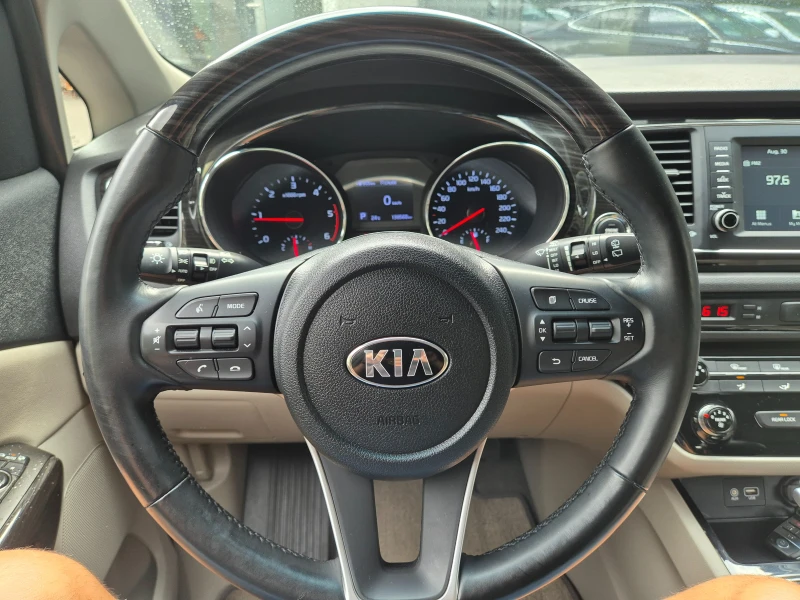 Kia Carnival 2.2 CRDI 8+ 1 ДДС, снимка 10 - Автомобили и джипове - 47075609