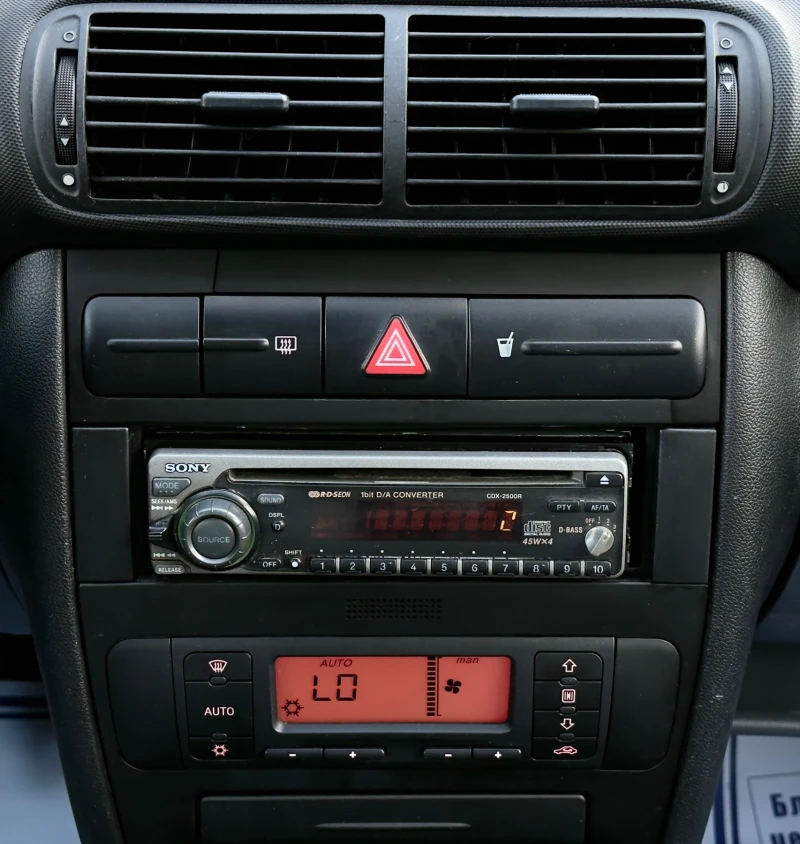 Seat Leon 1.6i ИТАЛИЯ, снимка 14 - Автомобили и джипове - 47316368