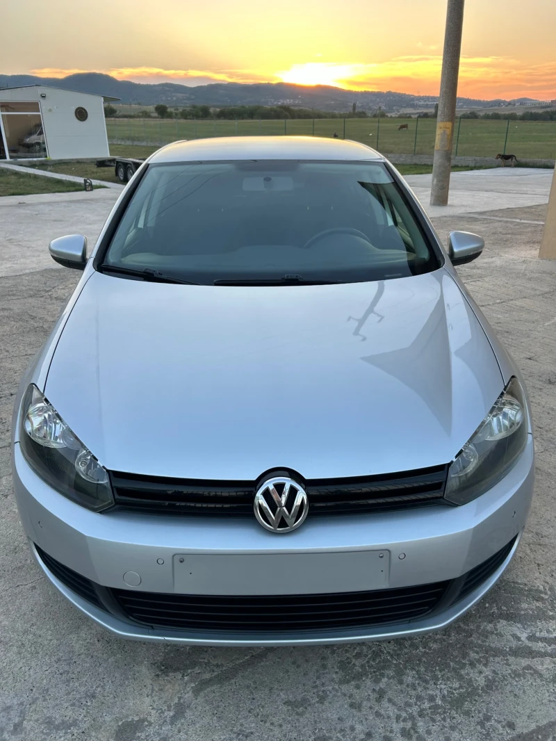 VW Golf 1.6 TDI, снимка 1 - Автомобили и джипове - 47345538