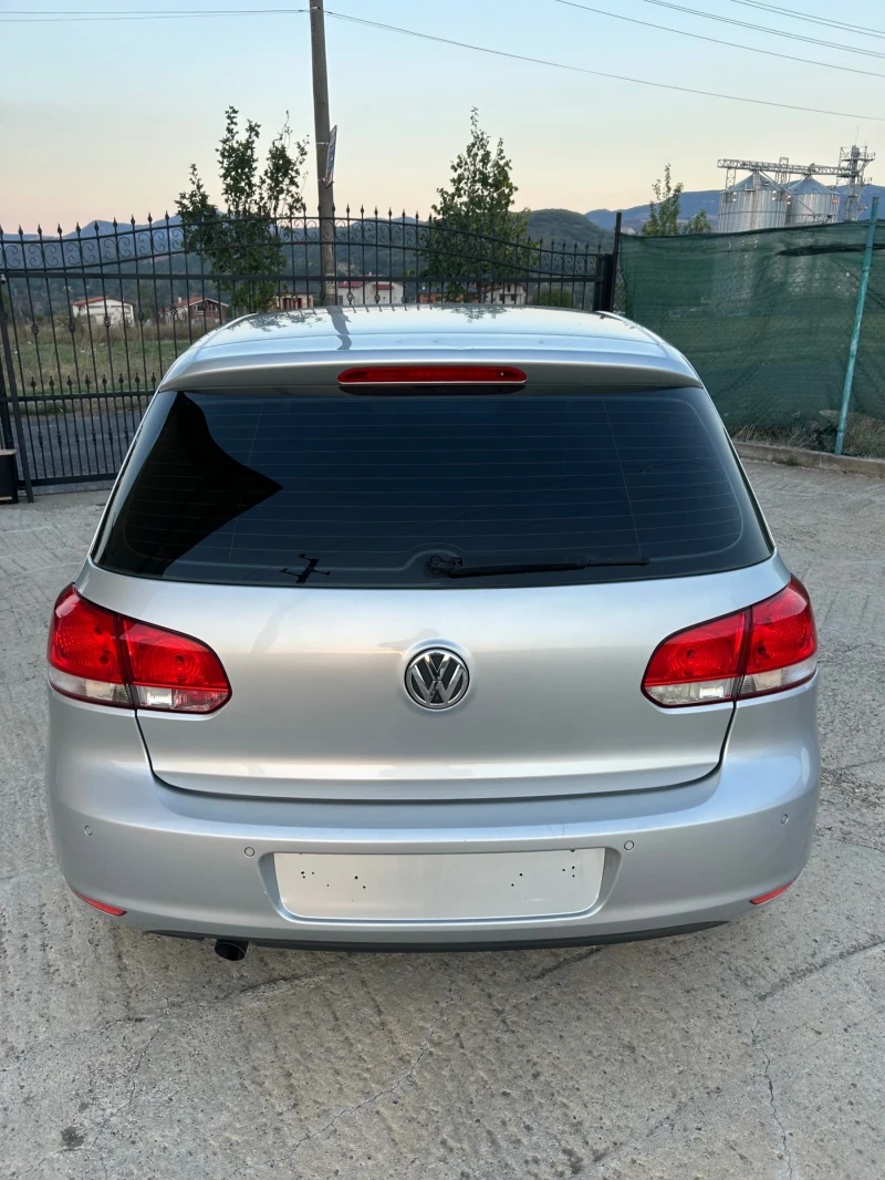 VW Golf 1.6 TDI, снимка 6 - Автомобили и джипове - 47345538