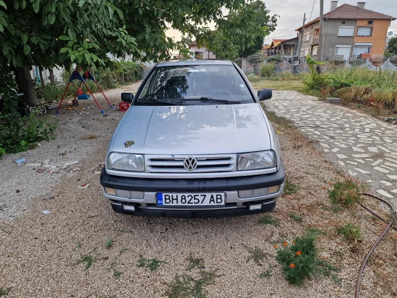 VW Vento, снимка 1 - Автомобили и джипове - 47545306