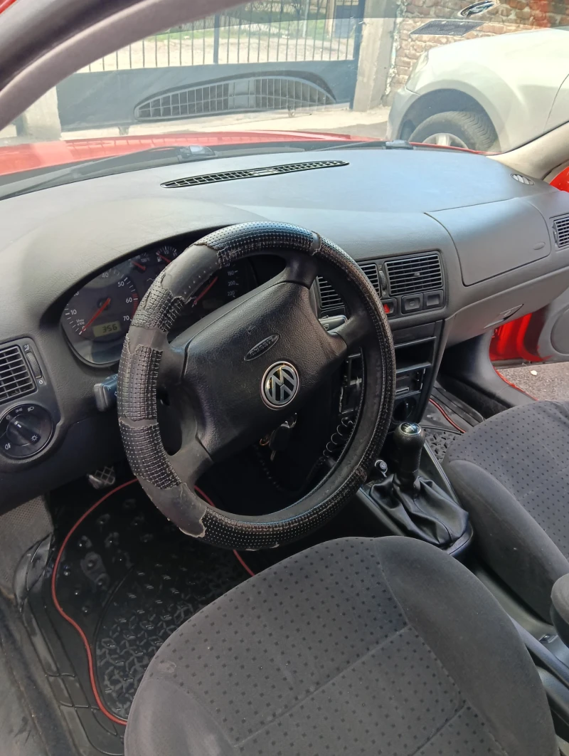 VW Golf, снимка 10 - Автомобили и джипове - 47865135