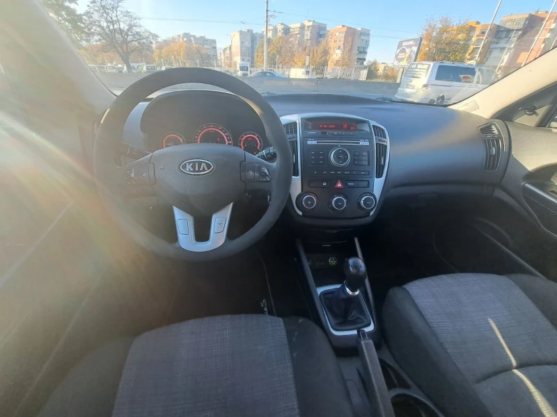 Kia Ceed Газ/Бензин, снимка 11 - Автомобили и джипове - 47875180