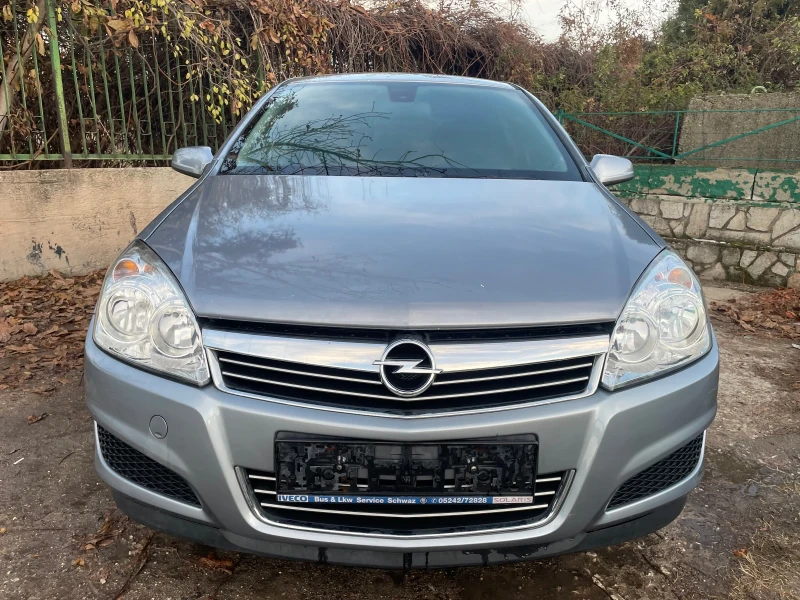 Opel Astra 1.3 CDTI Facelift, снимка 3 - Автомобили и джипове - 48017407