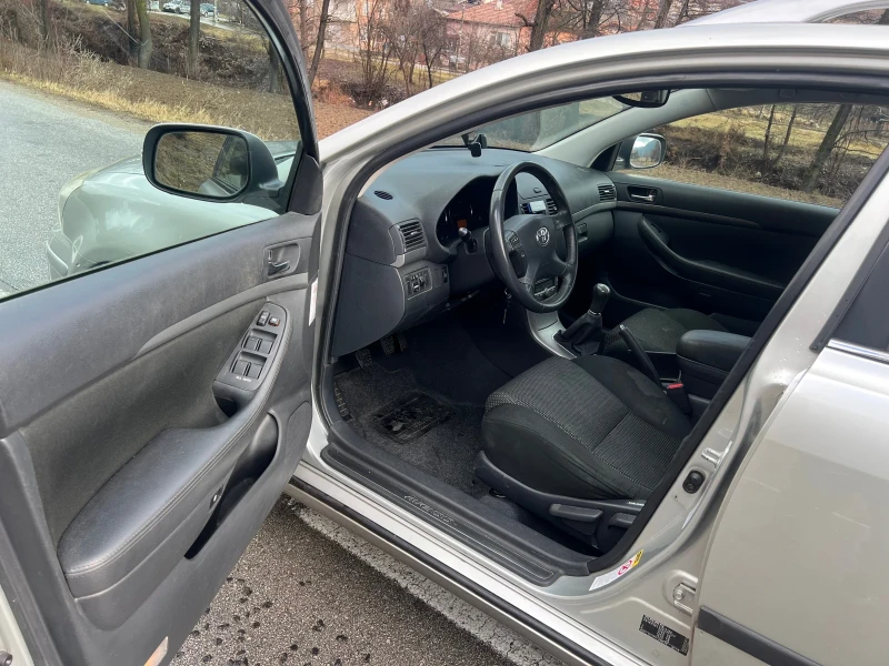 Toyota Avensis 1.8* 129КС* Клима* Холандия* Ръчка* Facelift* 2 кл, снимка 10 - Автомобили и джипове - 48451266