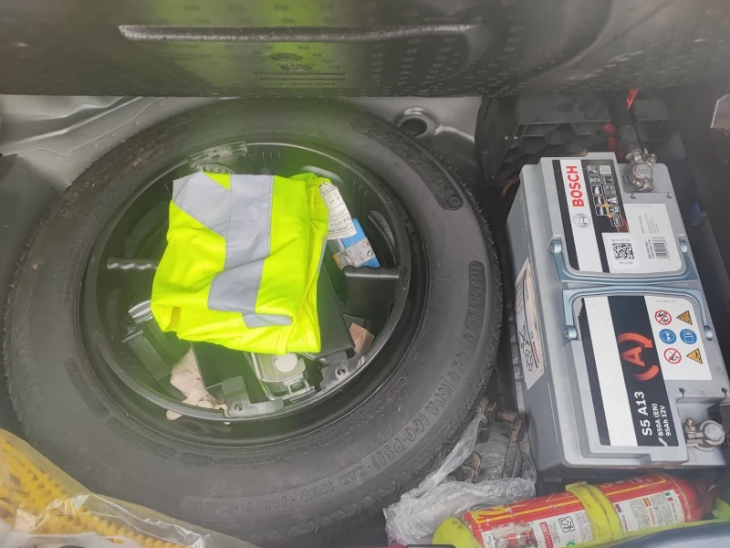 Mercedes-Benz C 220, снимка 9 - Автомобили и джипове - 51394345