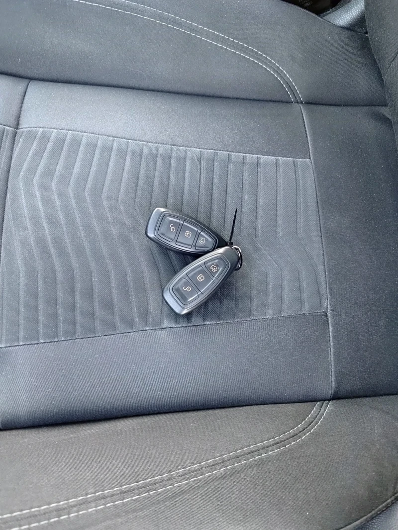Ford Fiesta 1.5 D TITANIUM, снимка 13 - Автомобили и джипове - 52124772
