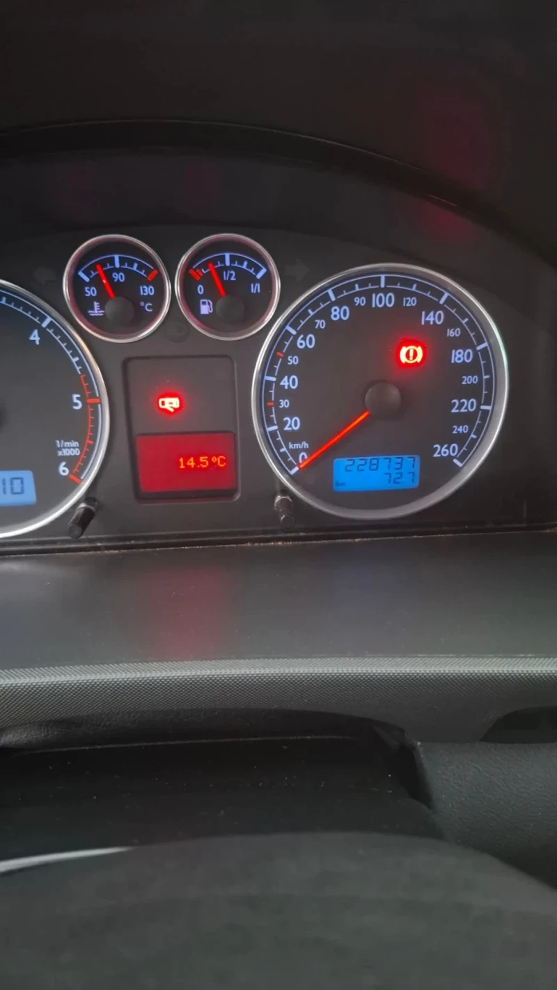 VW Sharan 1.9TDI , снимка 9 - Автомобили и джипове - 52380542