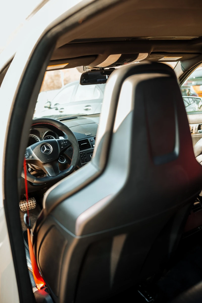 Mercedes-Benz C 63 AMG, снимка 7 - Автомобили и джипове - 52483973