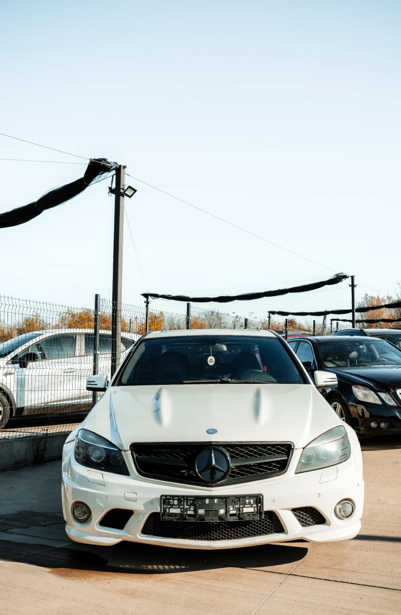 Mercedes-Benz C 63 AMG, снимка 2 - Автомобили и джипове - 52483973