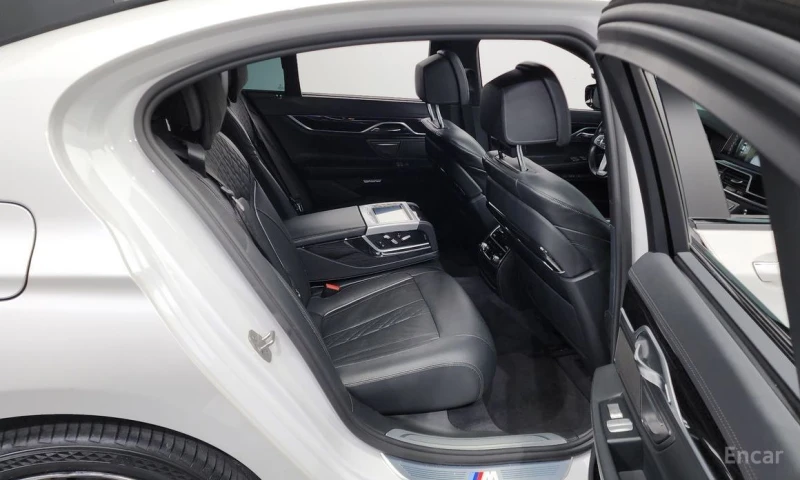 BMW 740, снимка 12 - Автомобили и джипове - 53030673