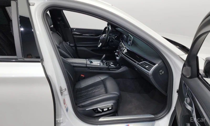 BMW 740, снимка 11 - Автомобили и джипове - 53030673