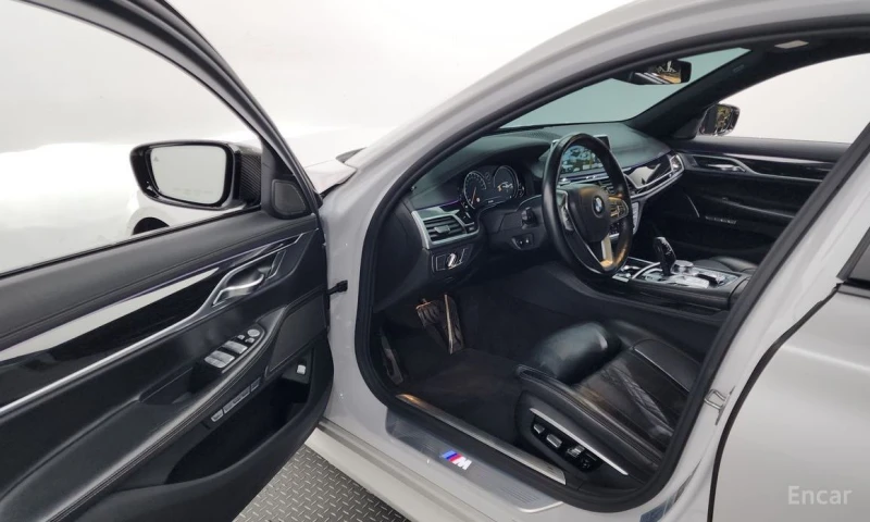 BMW 740, снимка 10 - Автомобили и джипове - 53030673