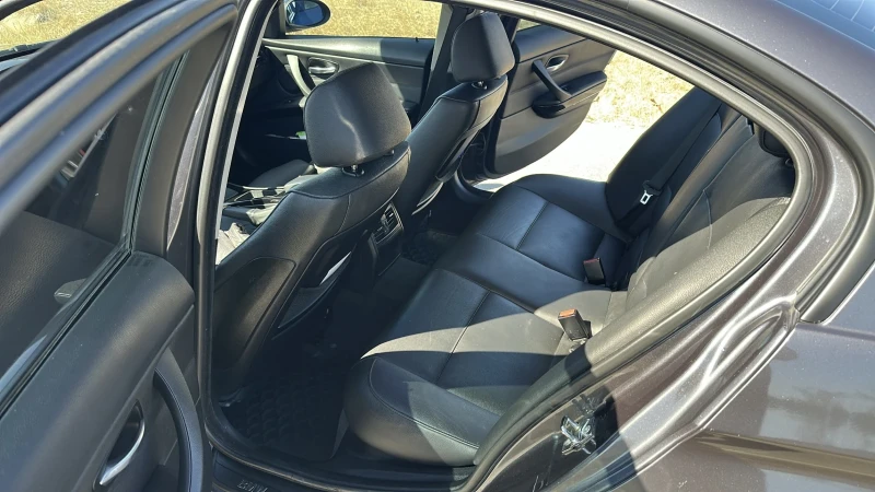 BMW 330, снимка 13 - Автомобили и джипове - 53474794