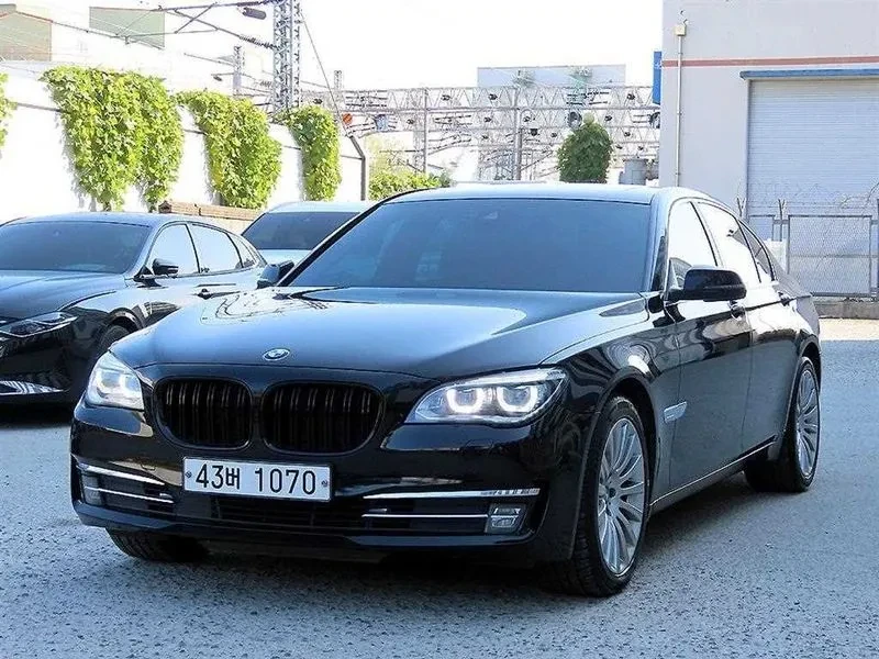 BMW 730 xDrive, снимка 2 - Автомобили и джипове - 55349343
