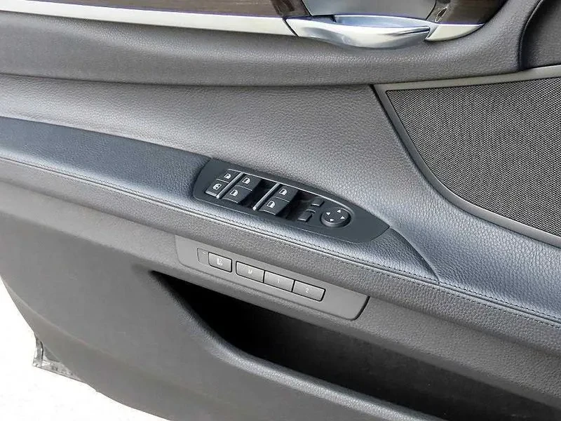 BMW 730 xDrive, снимка 12 - Автомобили и джипове - 55349343