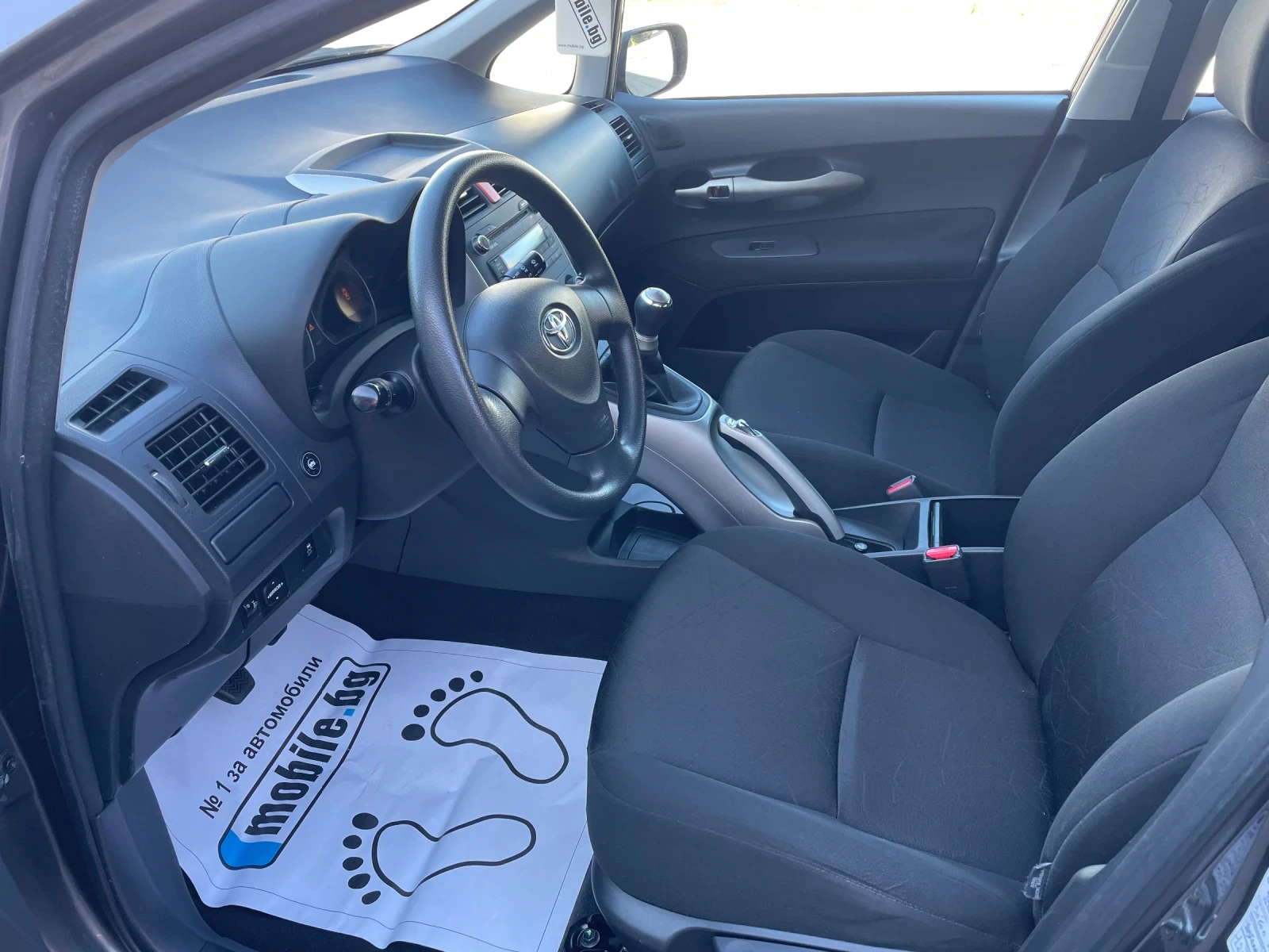 Toyota Auris 1.4 бензин-ГАЗ 97кс КАТО НОВА - изображение 10