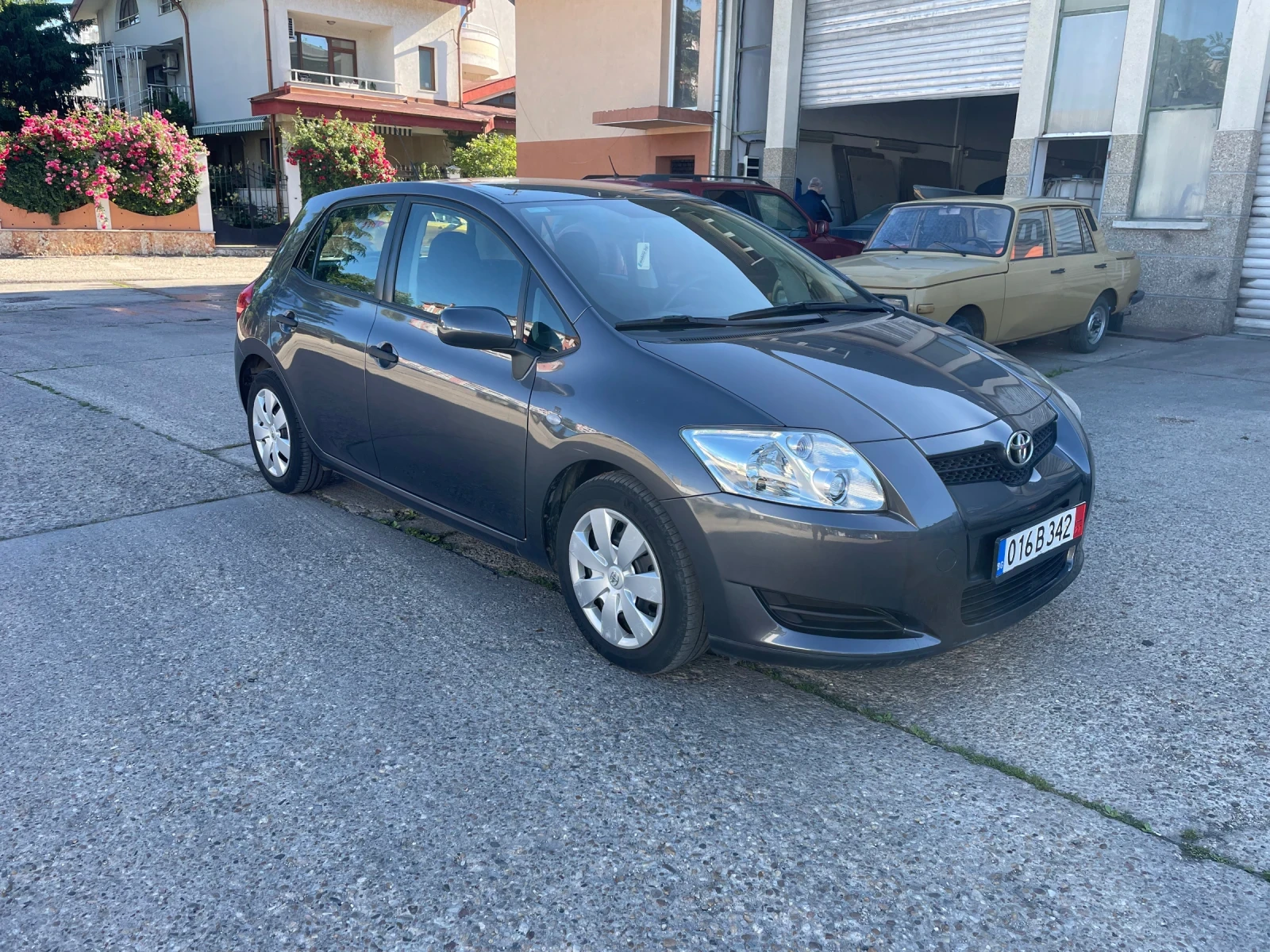 Toyota Auris 1.4 бензин-ГАЗ 97кс КАТО НОВА - изображение 8